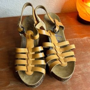 𝅺BLOWFISH Malibu Leather Strappy Light Tan Sandals Wedge Heel Women's Size 8.5